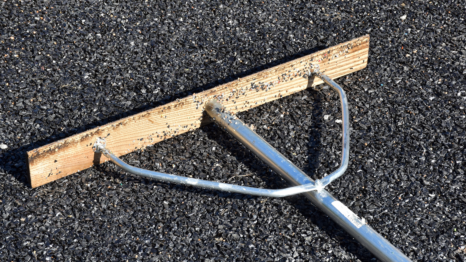 Raise the Standards of Horse Arenas With Rubber Mulch