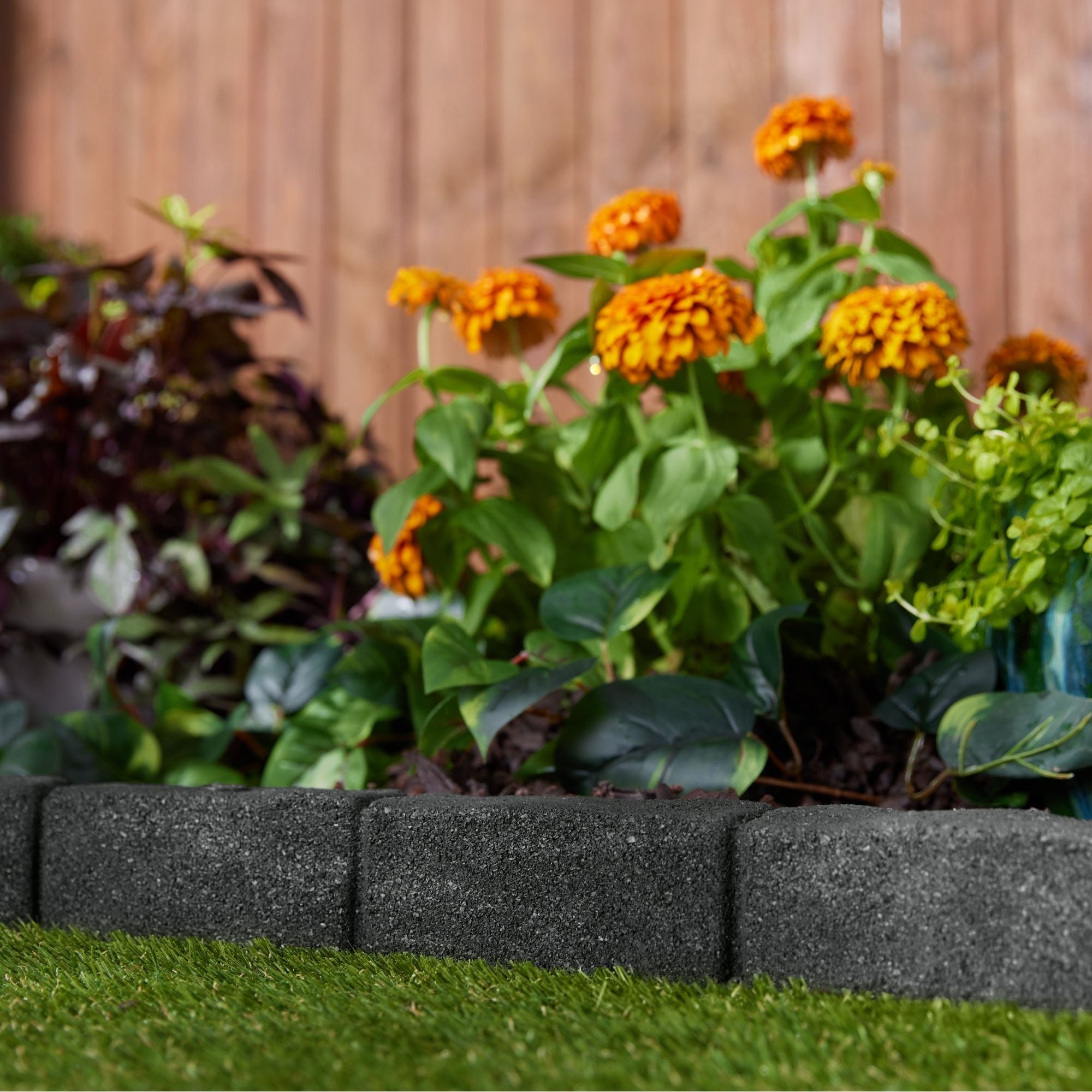 Rubble Border Cobblestone SmartLoc Rubber Border - RubberMulch.com