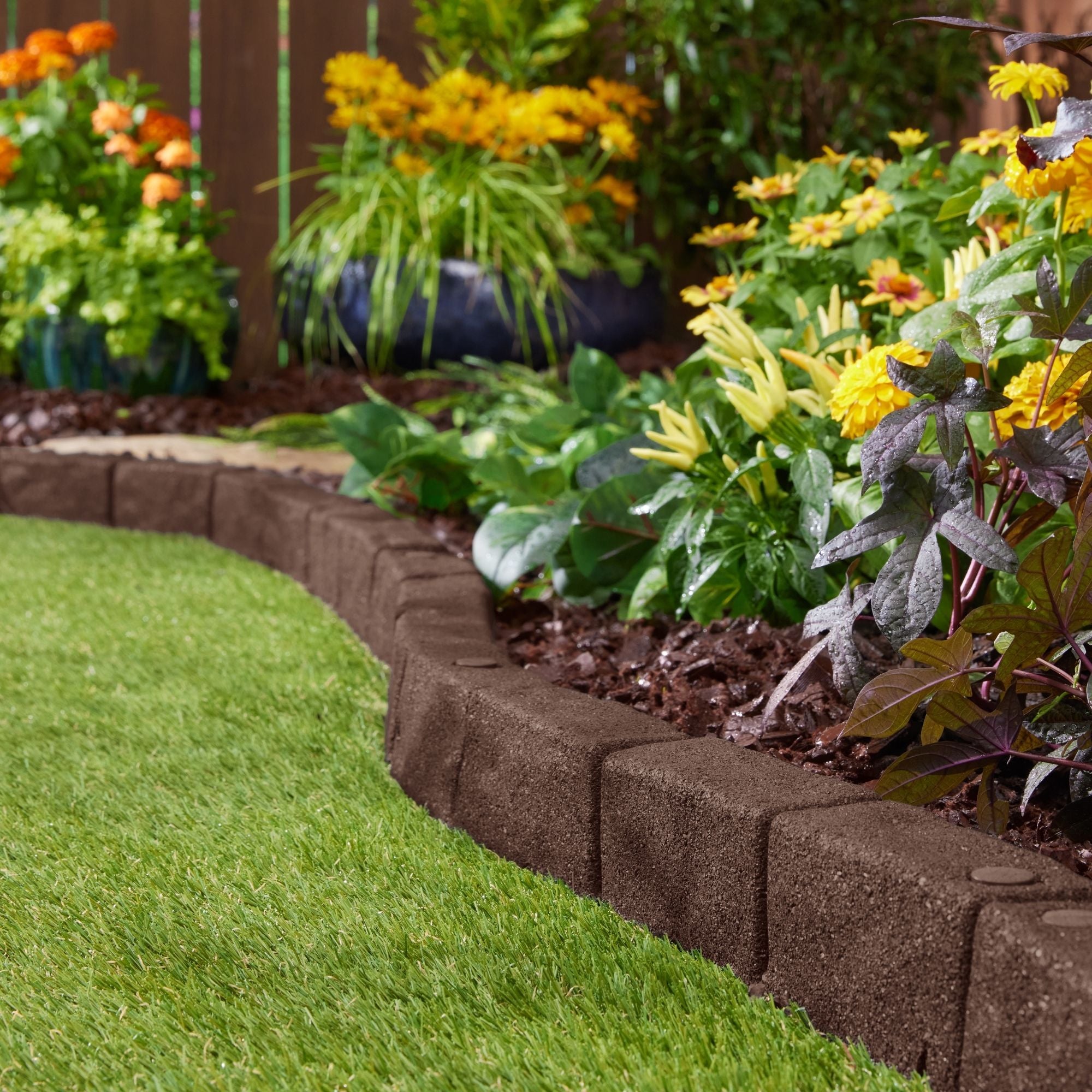 rubber mulch tree ring lowes Cobblestone SmartLoc Rubber Border
