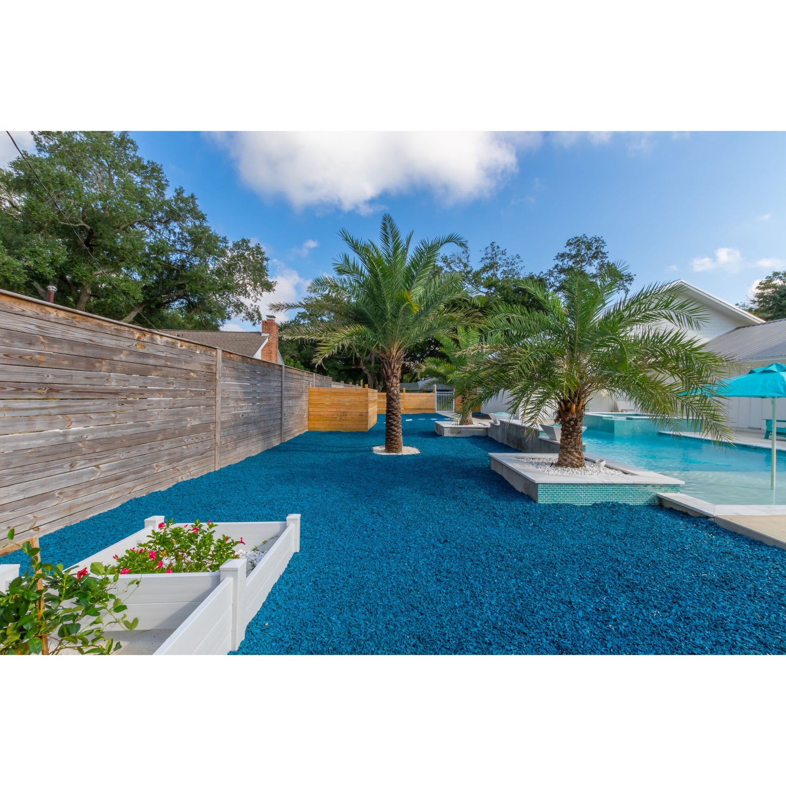 Landscape Rubber Mulch | Blue