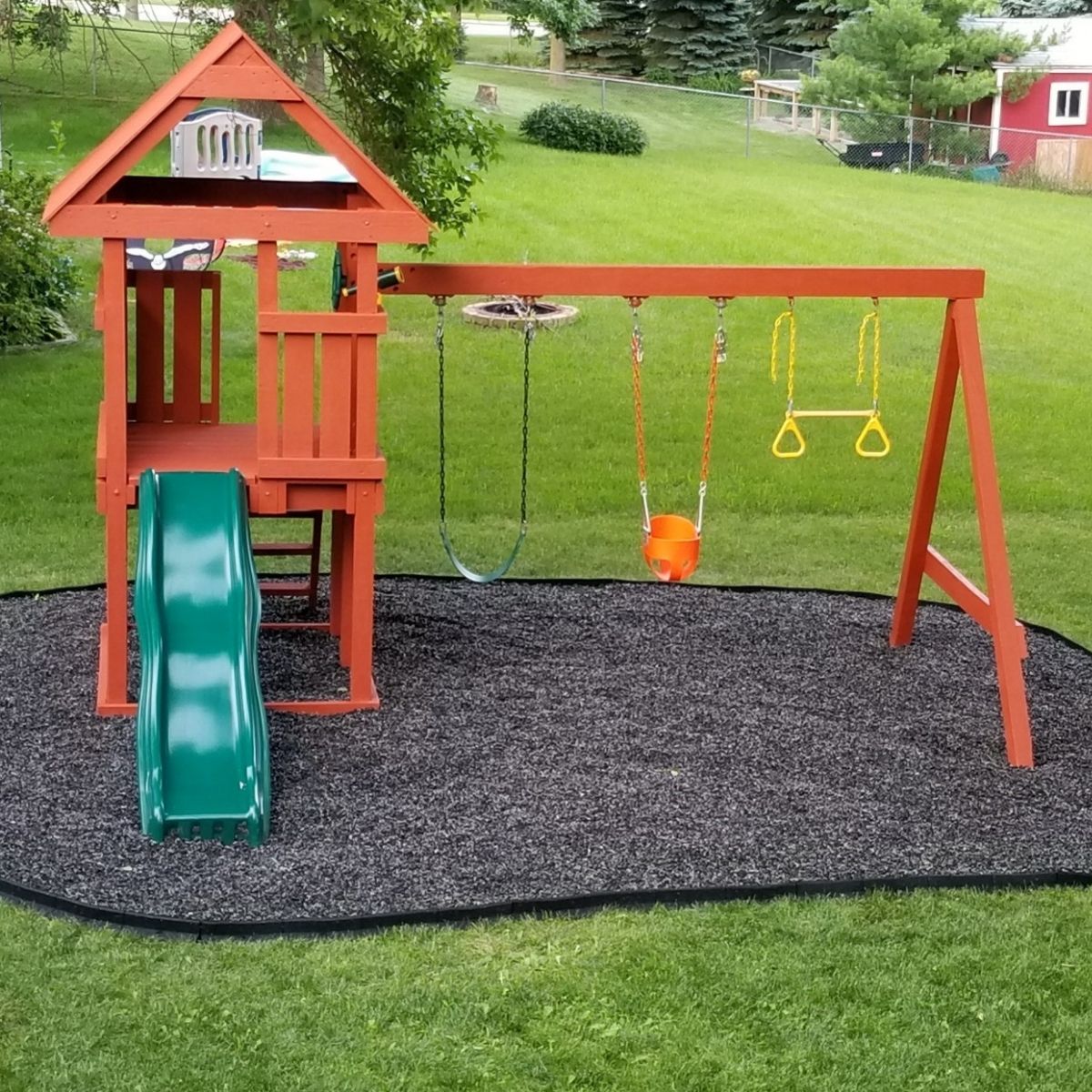 Playsafer Rubber Mulch | Unpainted Black - RubberMulch.com