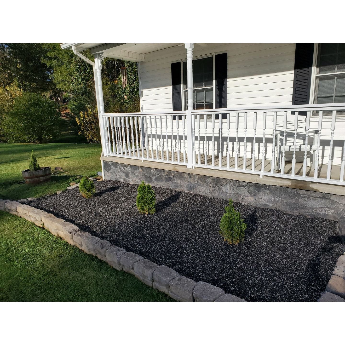 Landscape Rubber Mulch | Unpainted Black